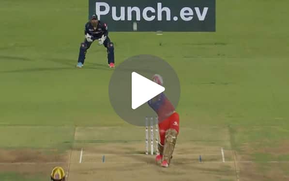 [Watch] 4,4,6, 4 ! Faf du Plessis Destroys Joshua Little With A Spectacular 20-Run Over